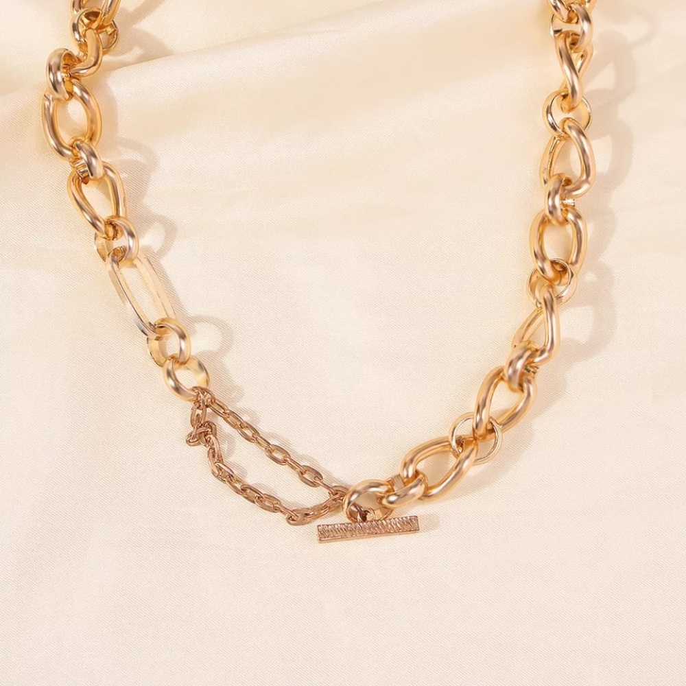 Irregular Golden Chain Necklace - Picture 7 of 7